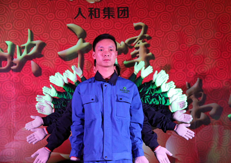 凯发一触即发集团年会文艺汇演节目《千手观音》